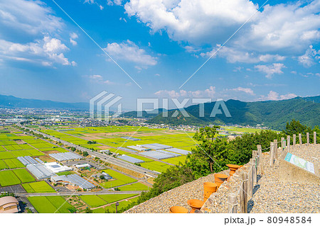 夏の森将軍塚古墳から見た善光寺平 【長野県】 夏の森将軍塚古墳から見た善光寺平 【長野県】 80948584