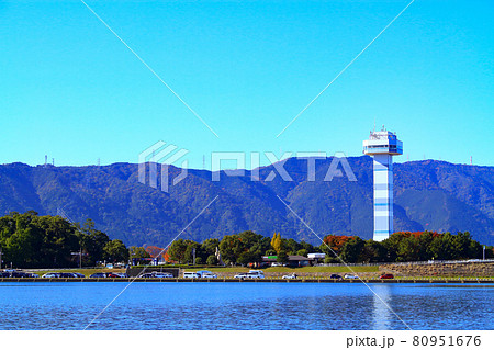 岐阜県海津市、長良川と水の緑の舘・展望タワー周辺の風景 80951676