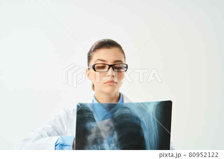 female doctor x-ray examination diagnostics radiologist female doctor x-ray examination diagnostics radiologist 80952122
