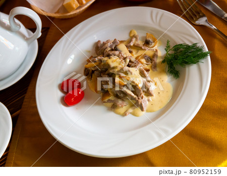 Swiss beef stroganoff with gravy 80952159