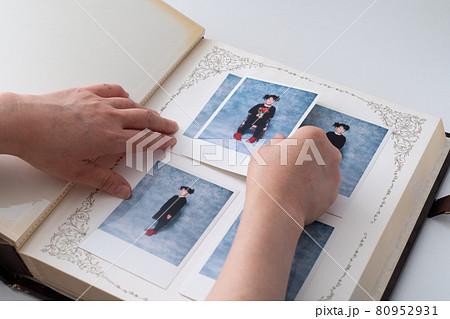 娘の思い出写真の整理 80952931