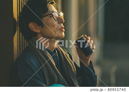 缶コーヒーと労働者 缶コーヒーと労働者 80953740