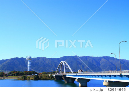 岐阜県海津市、長良川と水の緑の舘・展望タワー周辺の風景 岐阜県海津市、長良川と水の緑の舘・展望タワー周辺の風景 80954646