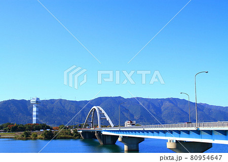 岐阜県海津市、長良川と水の緑の舘・展望タワー周辺の風景 岐阜県海津市、長良川と水の緑の舘・展望タワー周辺の風景 80954647