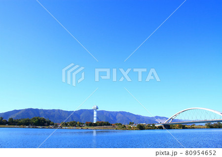 岐阜県海津市、長良川と水の緑の舘・展望タワー周辺の風景 岐阜県海津市、長良川と水の緑の舘・展望タワー周辺の風景 80954652