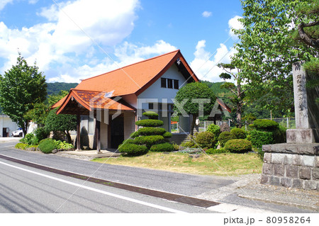 芸備線比婆山駅の駅舎の景色 芸備線比婆山駅の駅舎の景色 80958264
