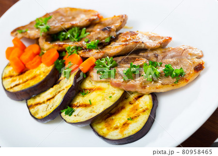 Roasted lamb meat with grilled eggplant 80958465