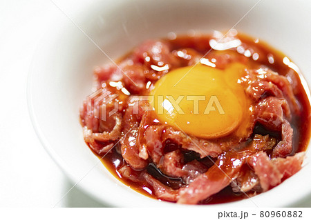 馬肉のユッケ 馬肉のユッケ 80960882