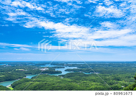 《三重県》夏の横山展望台・英虞湾の海岸線 《三重県》夏の横山展望台・英虞湾の海岸線 80961675