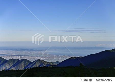 早朝の弥陀ヶ原から富山平野を望む 80962205