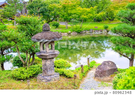 京都、渉成園の風景 80962348