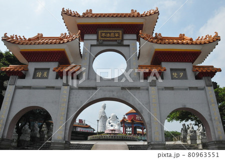 台湾、基隆、中正公園、大仏禅寺の門 台湾、基隆、中正公園、大仏禅寺の門 80963551