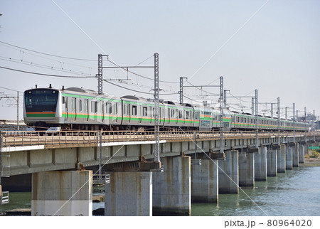 東海道本線　茅ヶ崎－平塚　JR東日本　E233系番3000台　E-14編成（国府津） 80964020