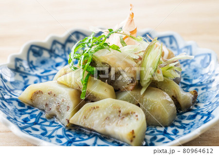 白なすの蒸し焼き 80964612