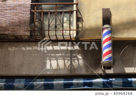 理容店のサインポールの写真素材 [80968266] - PIXTA