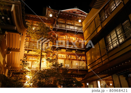 長野県・渋温泉夜景 長野県・渋温泉夜景 80968421