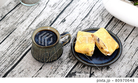 珈琲　おうちカフェ　淹れる　ファミリーマート　チョコバナナのもちもちクレープ 80970648