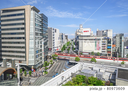 都市風景 京急線が横切る川崎駅東口前の街並み 神奈川県川崎市 都市風景 京急線が横切る川崎駅東口前の街並み 神奈川県川崎市 80973609