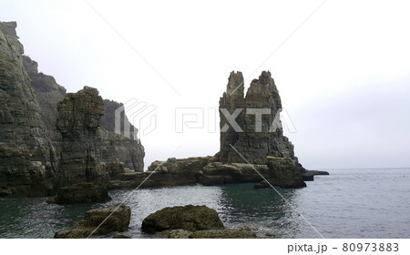 島 海 石 80973883