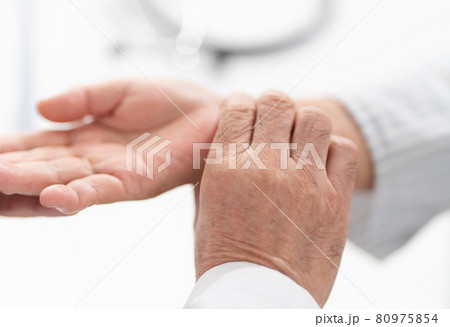 医療イメージ　脈拍 80975854