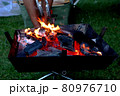 キャンプ　焚き火2 80976710