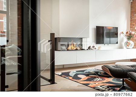 Modern furniture in a bright living room 80977662