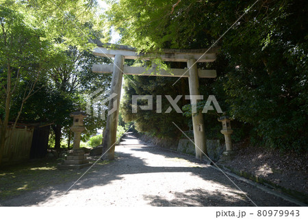 石清水八幡宮　二の鳥居　京都府八幡市 80979943