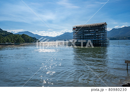 修復中の大鳥居と瀬戸内海風景<広島県宮島/8月> 修復中の大鳥居と瀬戸内海風景<広島県宮島/8月> 80980230