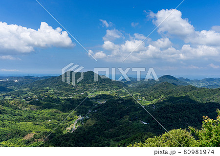 千葉県 夏 伊予ケ岳から 富山と東京湾 80981974