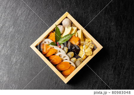 典型的なおせち料理　Japanese food  New Year dishes (OSECHI) 80983048