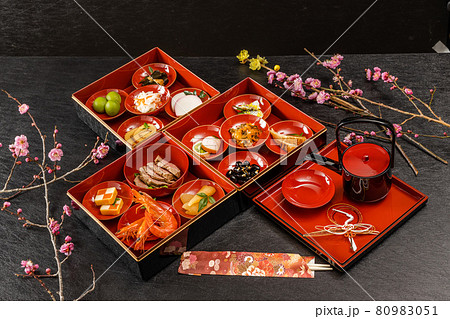 典型的なおせち料理 Japanese food New Year dishes (OSECHI) 典型的なおせち料理 Japanese food New Year dishes (OSECHI) 80983051