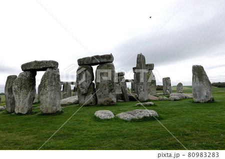 イギリス　ストーンヘイジ 80983283