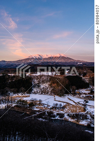 御嶽山・冬（夜明け） 80984057