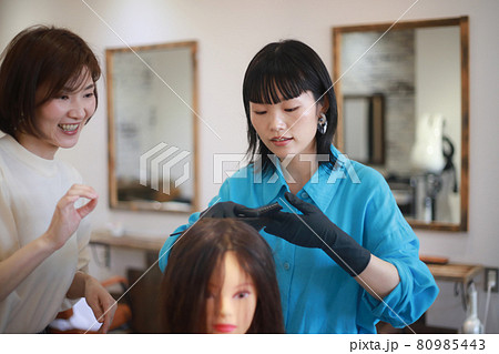 美容師の講習イメージ 80985443