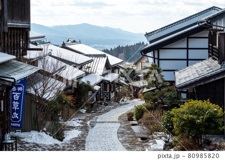 【馬籠宿】冬晴れの中山道 【馬籠宿】冬晴れの中山道 80985820