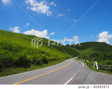 夏の爽快ドライブ 蓼科ビーナスライン 夏の爽快ドライブ 蓼科ビーナスライン 80985875