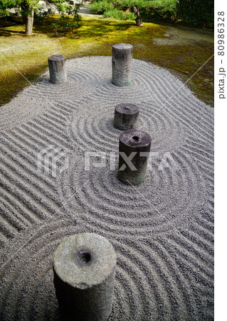 京都の石庭 枯山水 京都の石庭 枯山水 80986328