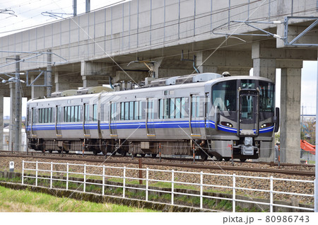 北陸本線 野々市-松任 JR西日本 521系 J08編成(金沢) 北陸本線 野々市-松任 JR西日本 521系 J08編成(金沢) 80986743