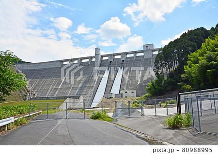 福岡県みやこ町秡川中流域にある多目的ダム伊良原ダム 80988995