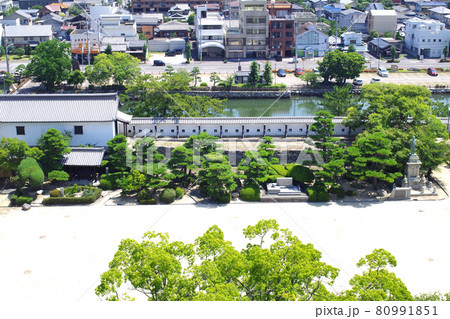 今治城天守から眺めた公園の景色 今治城天守から眺めた公園の景色 80991851