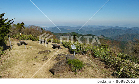 春の羅漢山 80992052