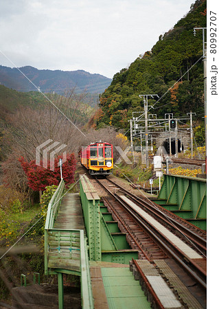 トロッコ電車　嵯峨野号 80992707