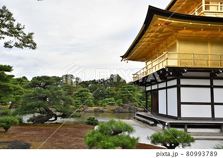 金閣寺　夏の京都 80993789