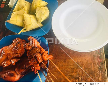 アジアの焼き鳥 80994083