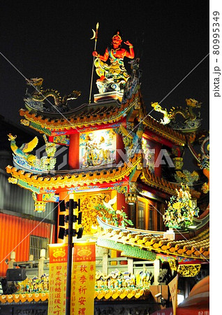 台湾、台北、饒河街観光夜市、慈祐宮、媽祖廟 80995349