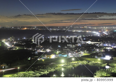 千葉県　刑部岬から望む旭市夕景 80995999