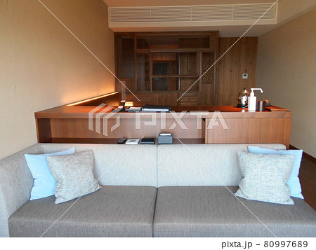 伊豆伊東のリゾートホテルの室内 伊豆伊東のリゾートホテルの室内 80997689