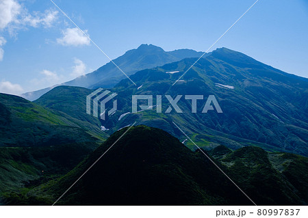 東北地方を代表する名峰、鳥海山（出羽富士） 80997837