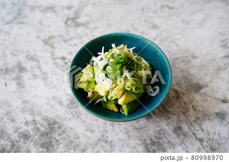 アボカドシラスサラダ アボカドシラスサラダ 80998970