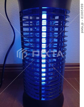 電気式の蚊取り器 81005499
